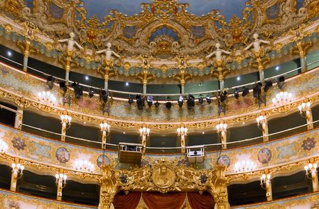 Venice: La Fenice Theatre Ticket — صورة 2