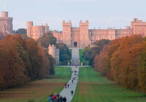 Stonehenge & Bath and Windsor Castle: Day Trip from London with Bath Admission