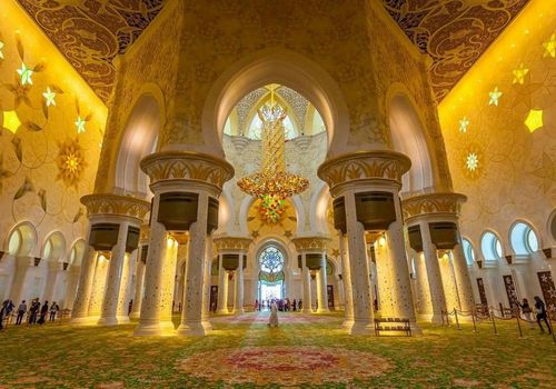 Half-Day Trip from Dubai: Sheikh Zayed Grand Mosque Express Entry