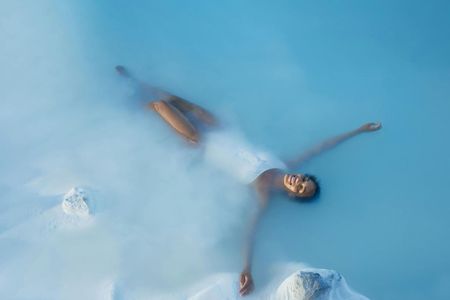 Blue Lagoon: Comfort Admission + Drink, Towel and Mud Mask — صورة 2