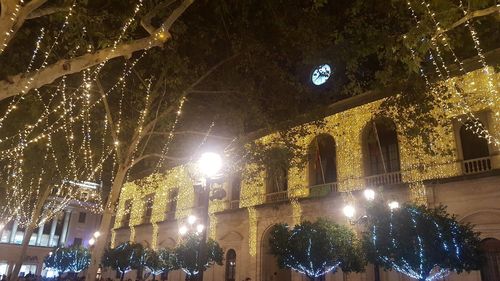 Seville: Self-Guided Audio Walk Through Royal and Riverside Icons — صورة 2