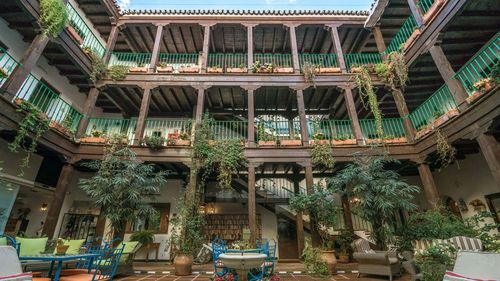 Seville: Self-Guided Audio Walk Through Royal Splendor — صورة 2
