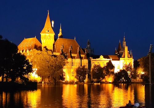 Budapest: Self-Guided Audio Tour Through the City's Grand Icons