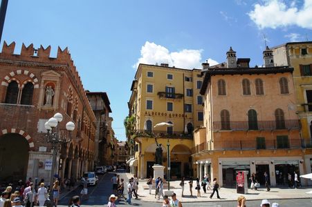 Verona: Self-Guided Audio Walk Through the City of Romance — صورة 2