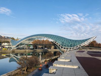 Tbilisi: Self-Guided Audio Walk Through Old Town and River Views — صورة 4