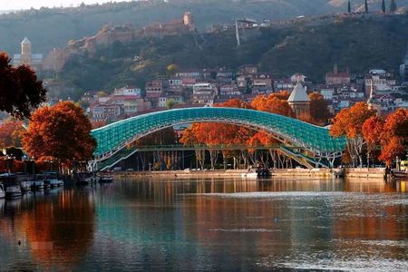Tbilisi: Self-Guided Audio Walk Through Old Town and River Views — صورة 3