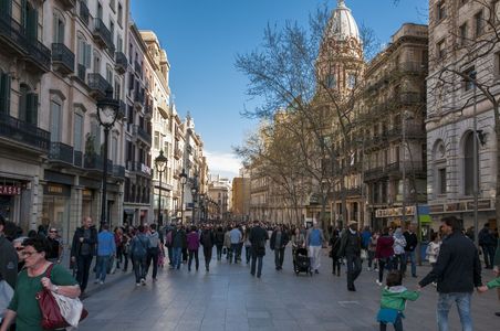 Barcelona: Aquarium Ticket and a Self-Guided Audio Walk Through the City — صورة 3