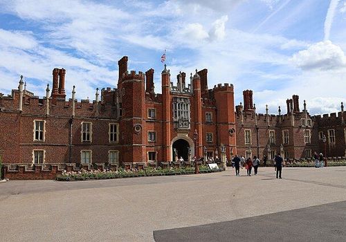 London: Hampton Court Entry