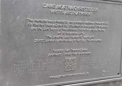 Agatha Christi...