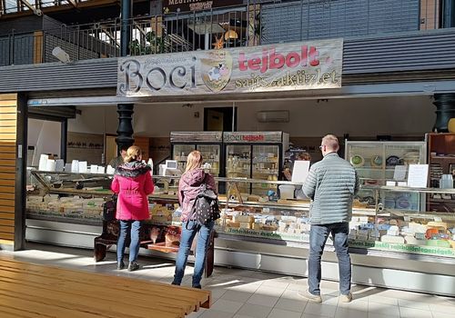 Klauzál Market ...