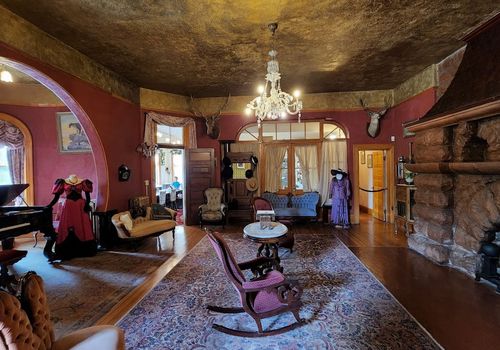 Miramont Castle ...