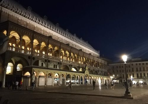 Piazza della F...