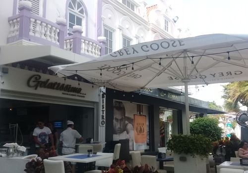 Plaza Daniel ...