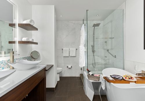 The Art Hotel D...