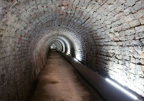 Victoria Tunnel ...