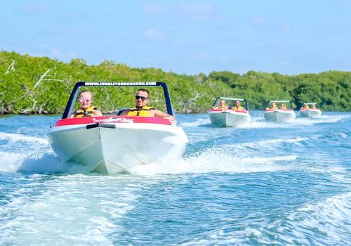 Cancún Boat an...