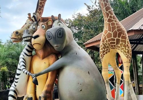 Khao Kheow Open Zoo