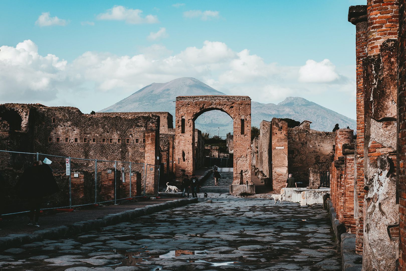 Pompei: Ticket & Audio Tour with an Archaeologist - Image 5
