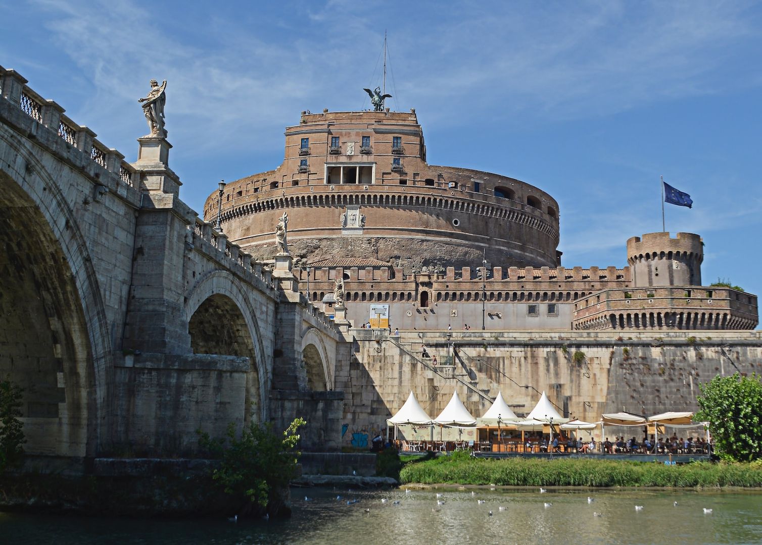 Tiber River Mini-Cruise with Sushi and Cocktail - Photo 4