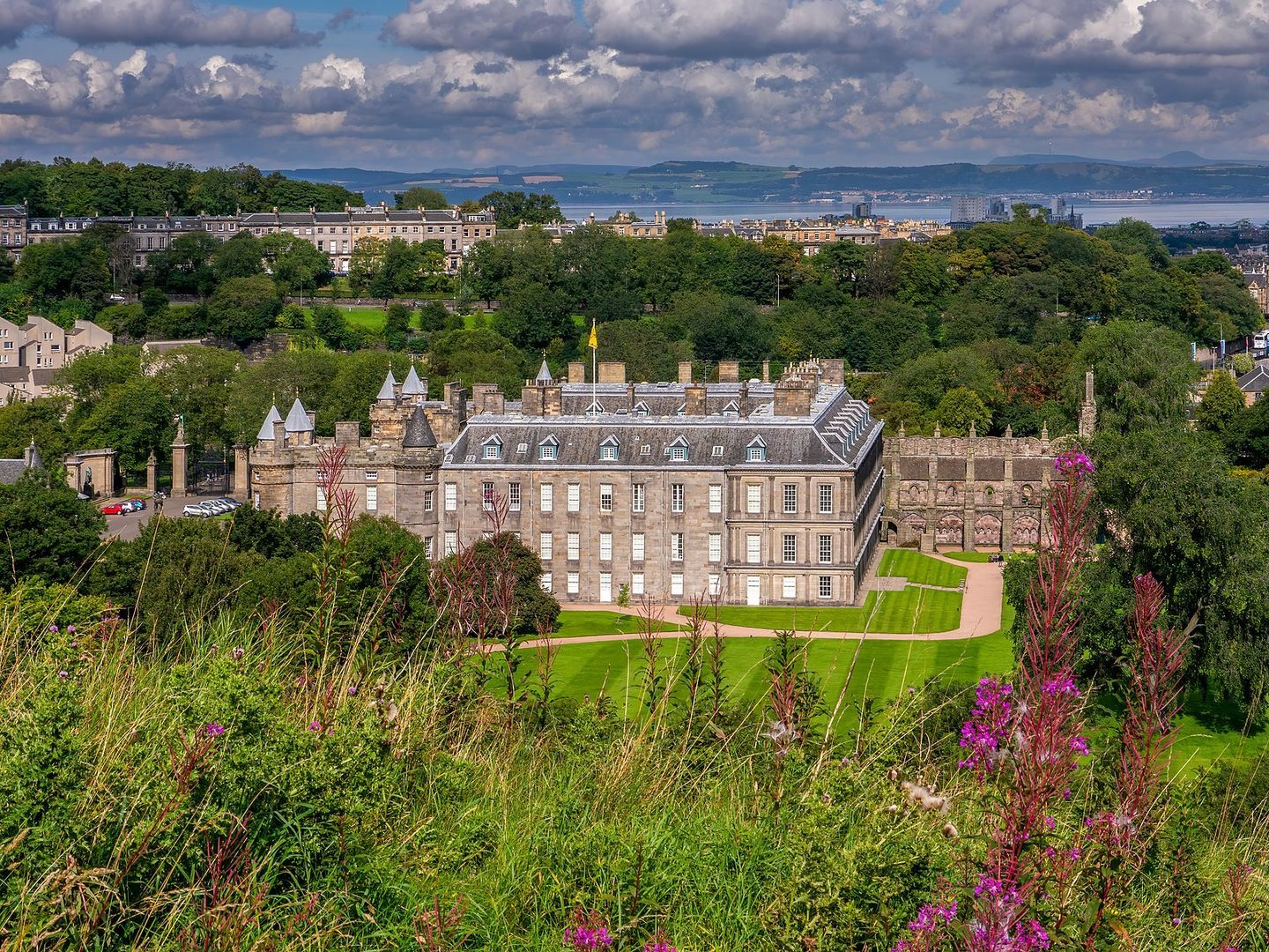 Edinburgh Outlander Tour: Discover the Real-life Locations of Your Favorite Show