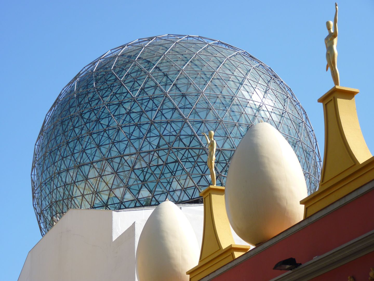 Figures: Dali Theatre-Museum Entrance Ticket - Photo 4