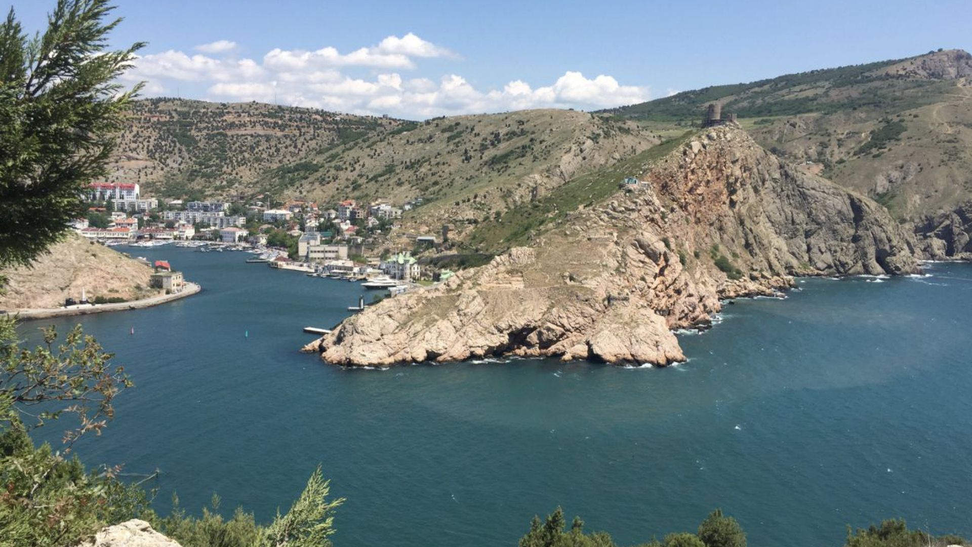 Крымская Ницца: на автомобиле по Балаклаве