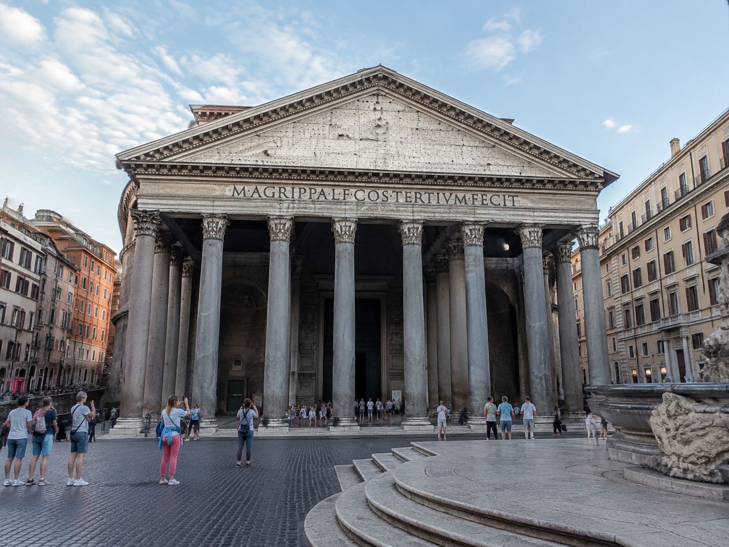 Rome: Pantheon Entry Ticket & Audio Tour with a City Walk