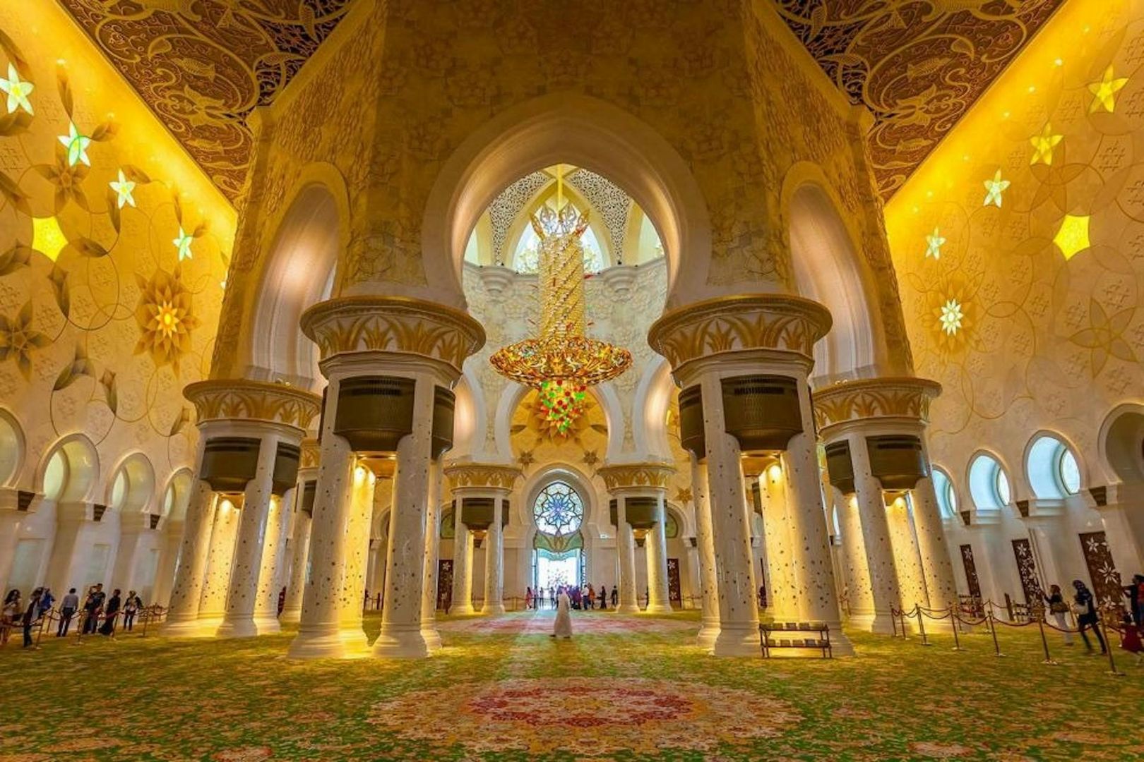 Half-Day Trip from Dubai: Sheikh Zayed Grand Mosque Express Entry