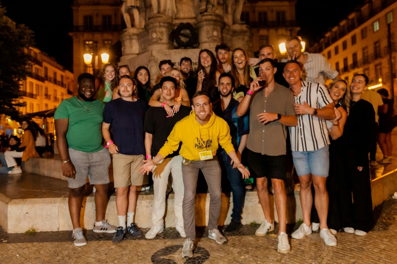 Lisbon: Pub Crawl with Open Bar, Shots, and VIP Club Entry