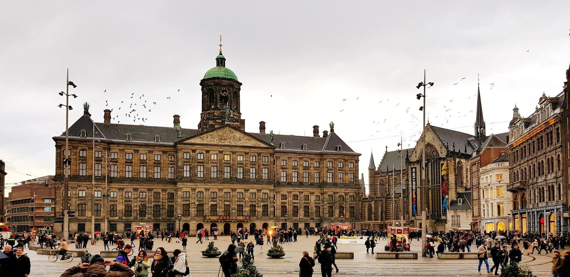 Amsterdam: Entrada al Palacio Real y audioguía con paseo por la ciudad