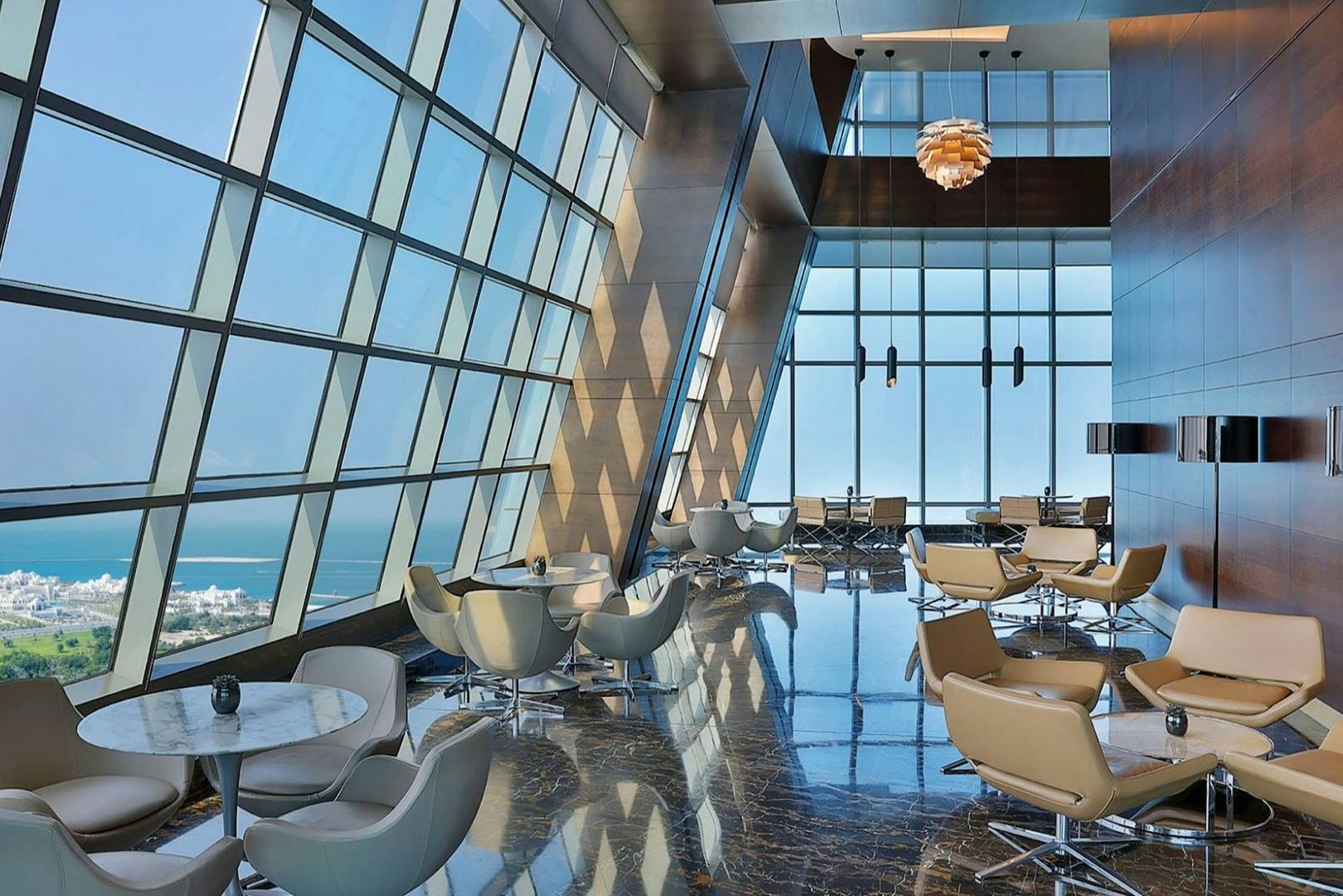 Вход на смотровую площадку Etihad Tower + пакеты продуктов питания и напитков