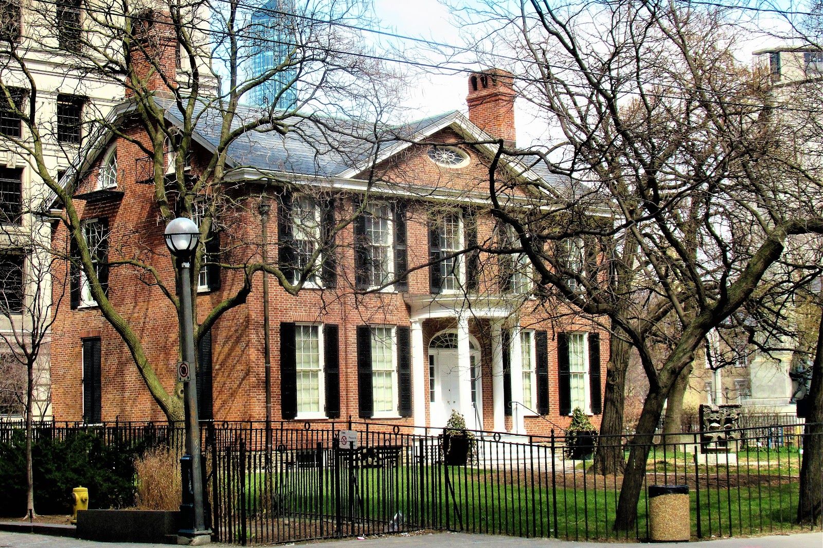 Toronto: Self-Guided Audio Walk Through Old Town and Civic Icons