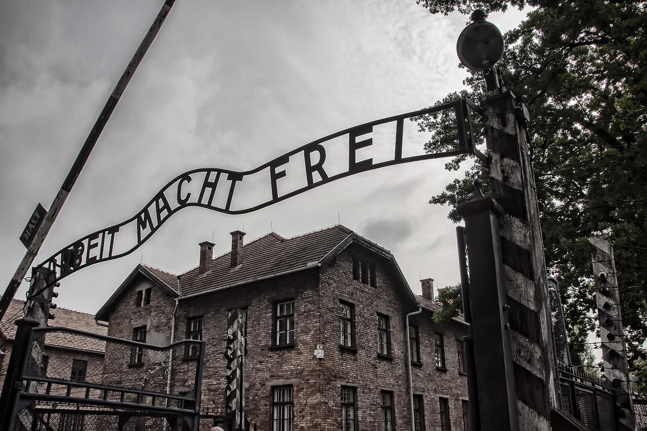 Oswiecim: Auschwitz Audio Tour (Without a Ticket) episode artwork
