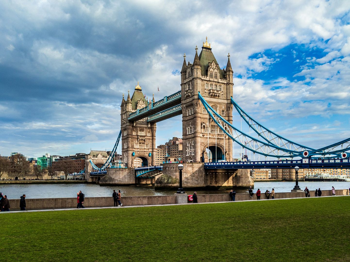 London Sightseeing Tour with Tower Bridge Ticket
