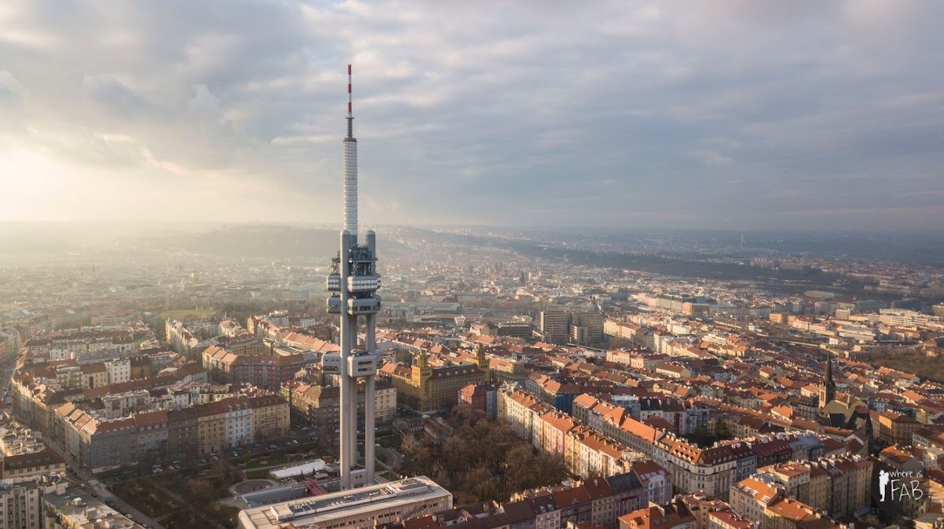 Prag: Fernsehturm-Ticket & Novi Grad Walk Audio Tour