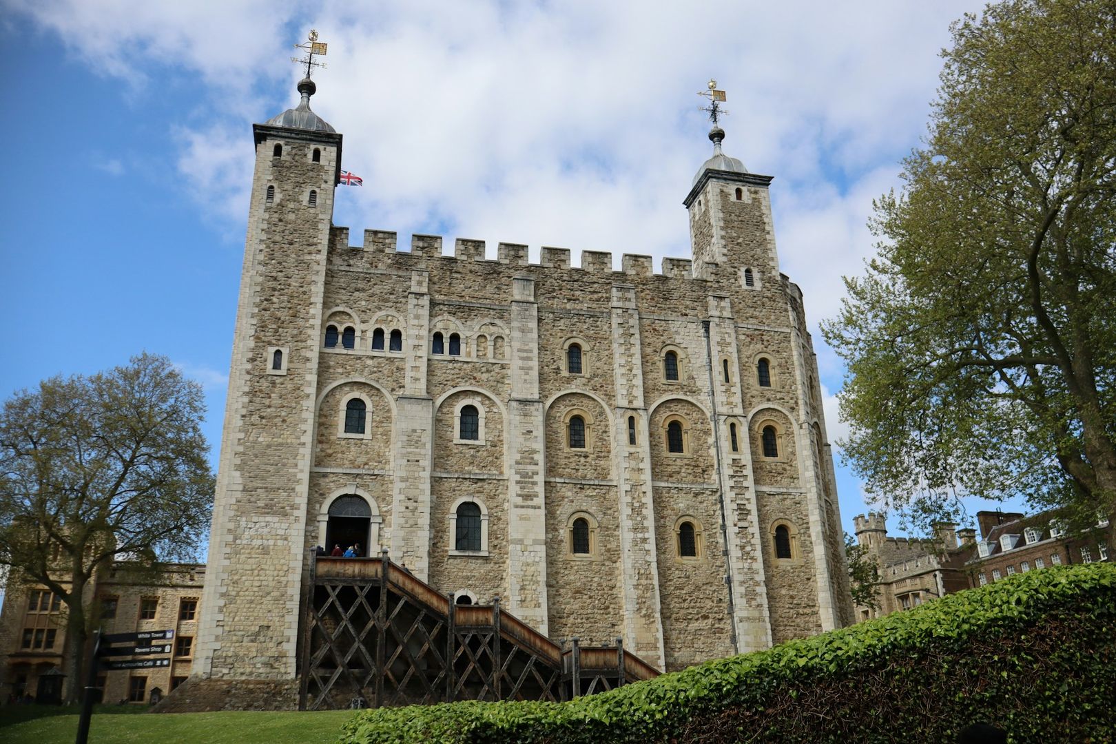 London Sightseeing Tour with Tower of London Ticket episode artwork