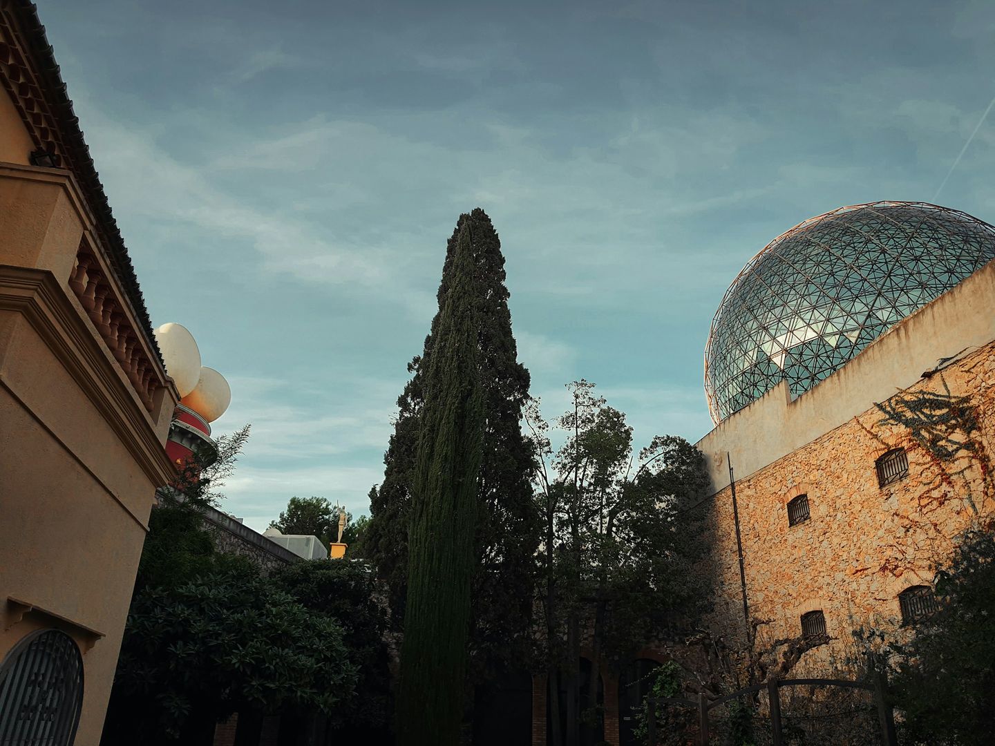 Figueres: Dali­ Museum Entry & Audio Tour with a Town Walk - Photo 8