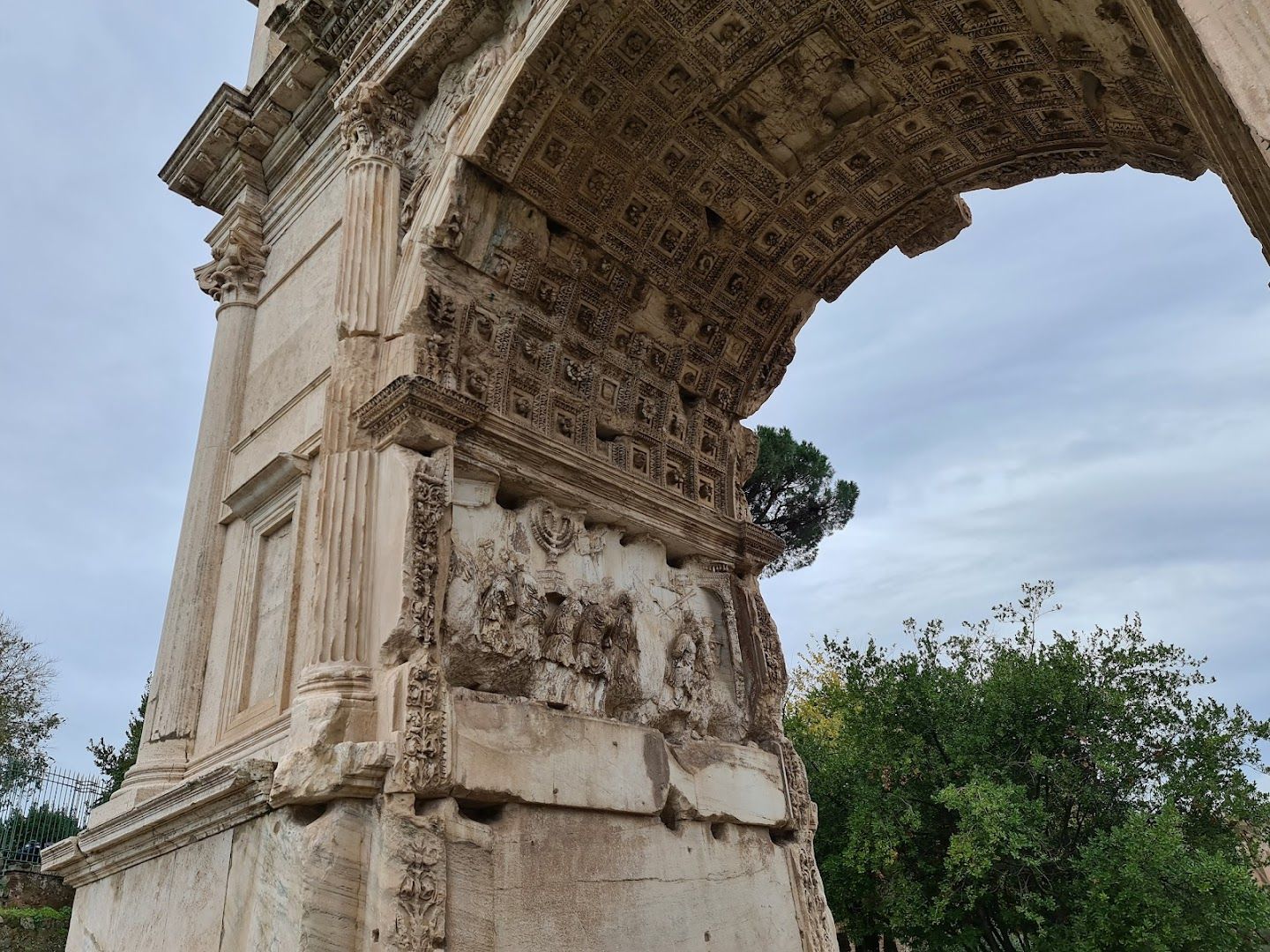 Rome: Castel Sant'Angelo Ticket and City Discovery Audio Tour - Image 6