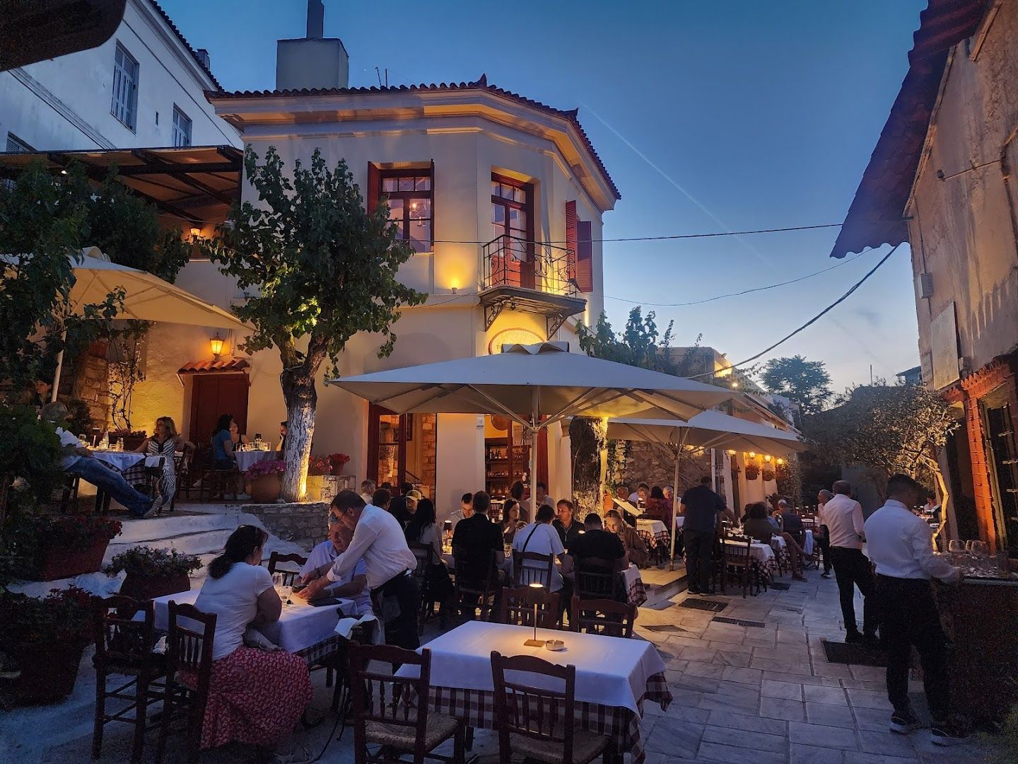 أثينا: جولة صوتية في عوالم الطعام والمذاق اليوناني الأصيل — صورة 4