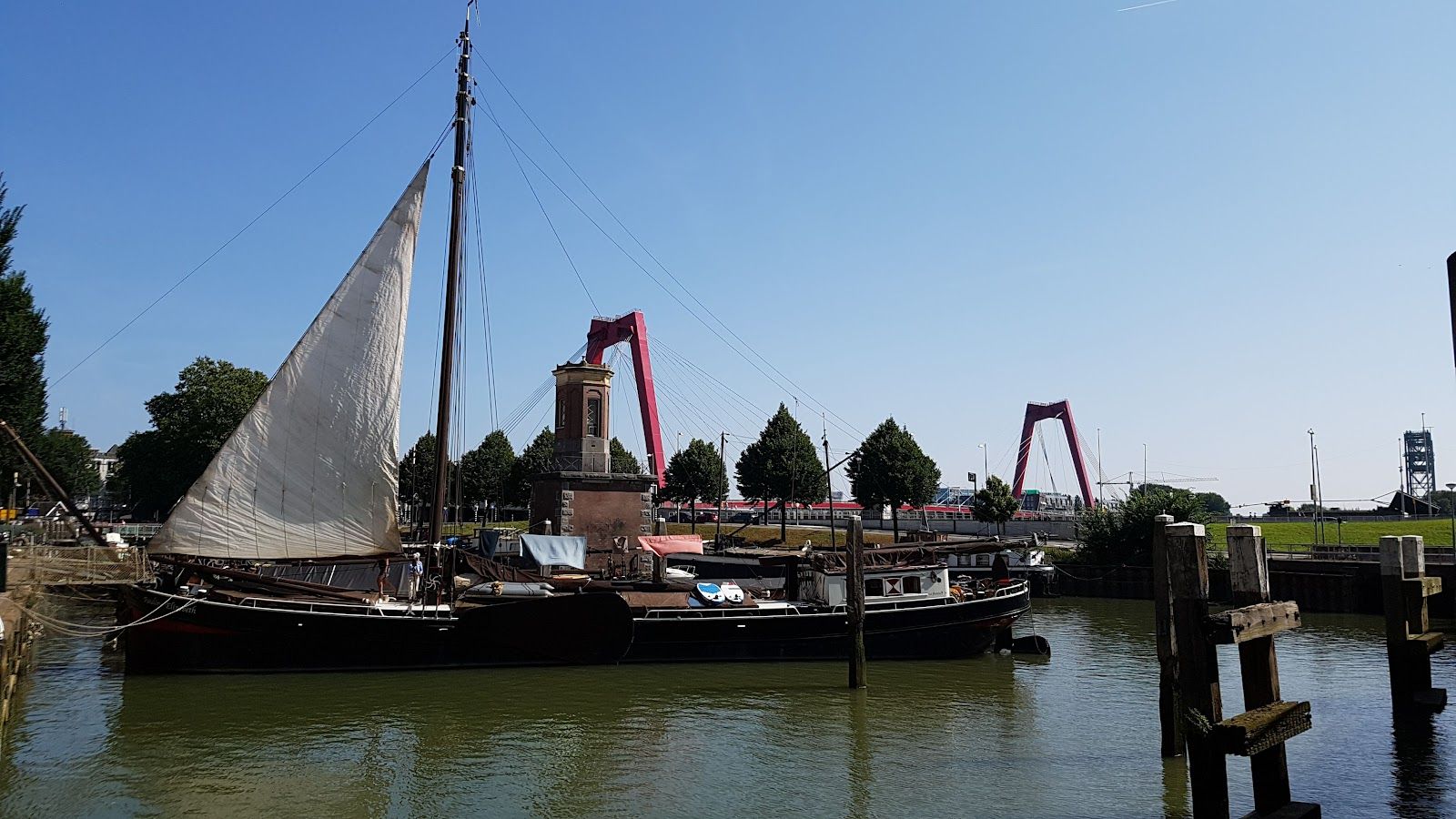 Rotterdam's Phoenix Path: World War II Walk - Photo 8