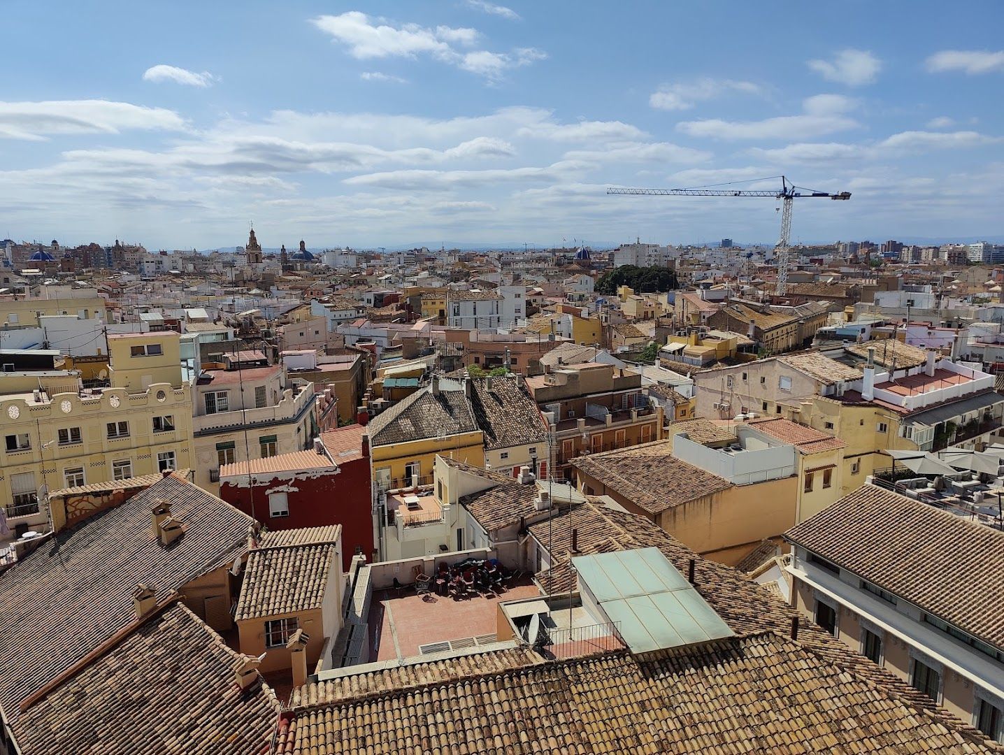 Cultural Bike Tour in Valencia: Turia Park and City Center, from Ancient Gates to Modern Wonders - Photo 6