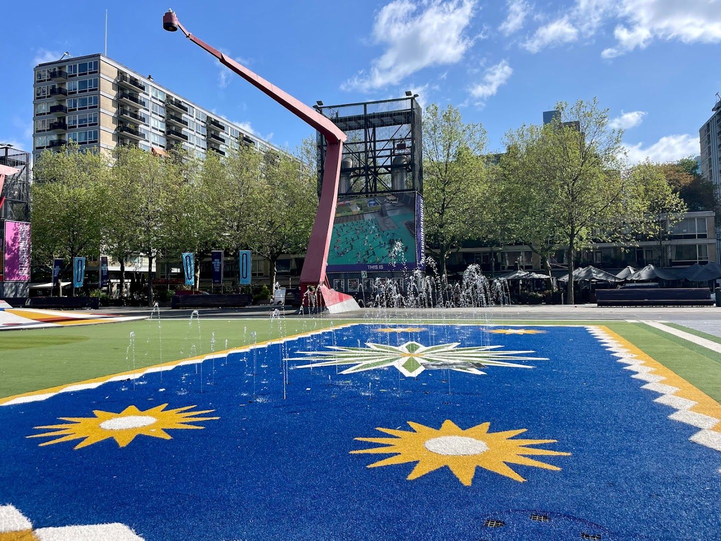Rotterdam's Phoenix Path: World War II Walk - Photo 4