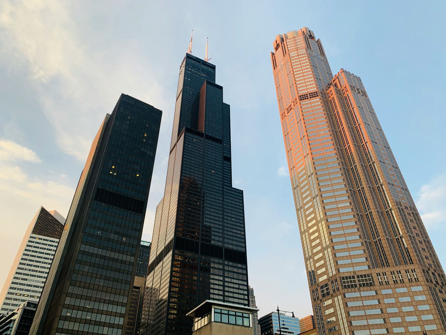 Chicago: Willis Tower Skydeck Audio Tour with a City Walk (Without a Ticket) episode artwork