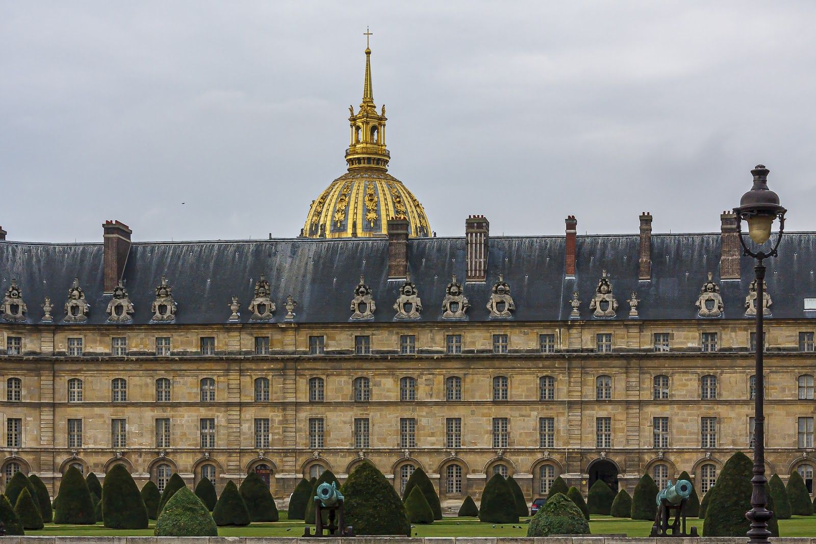 Discover Paris's Icons: A Self-Guided Audio Tour