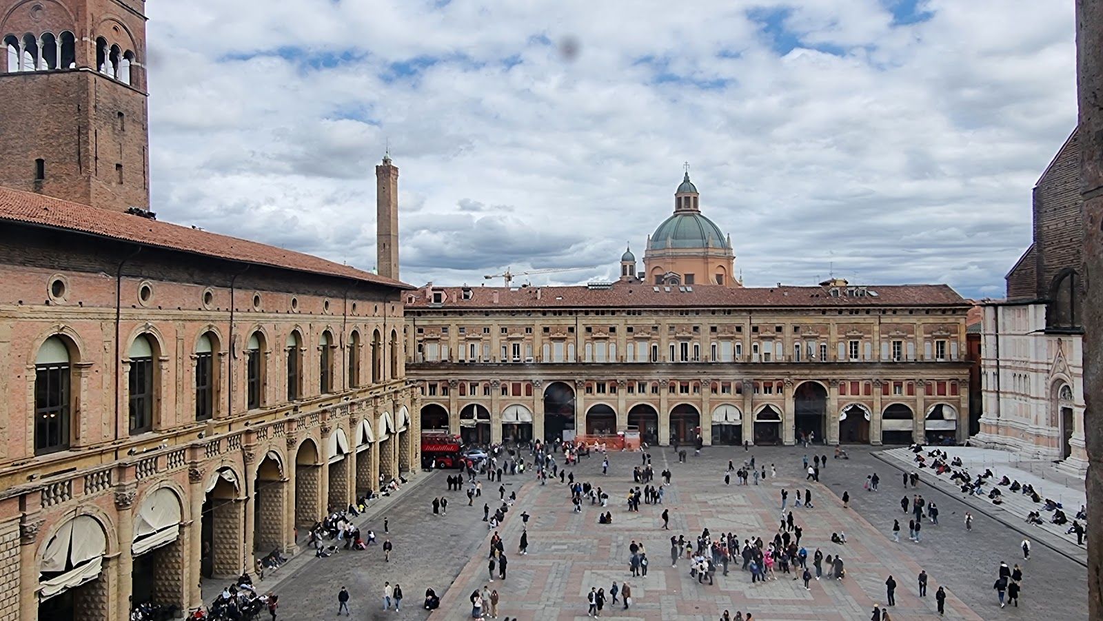 Explore Bologna's Heart: From Two Towers to Santo Stefano - Photo 5