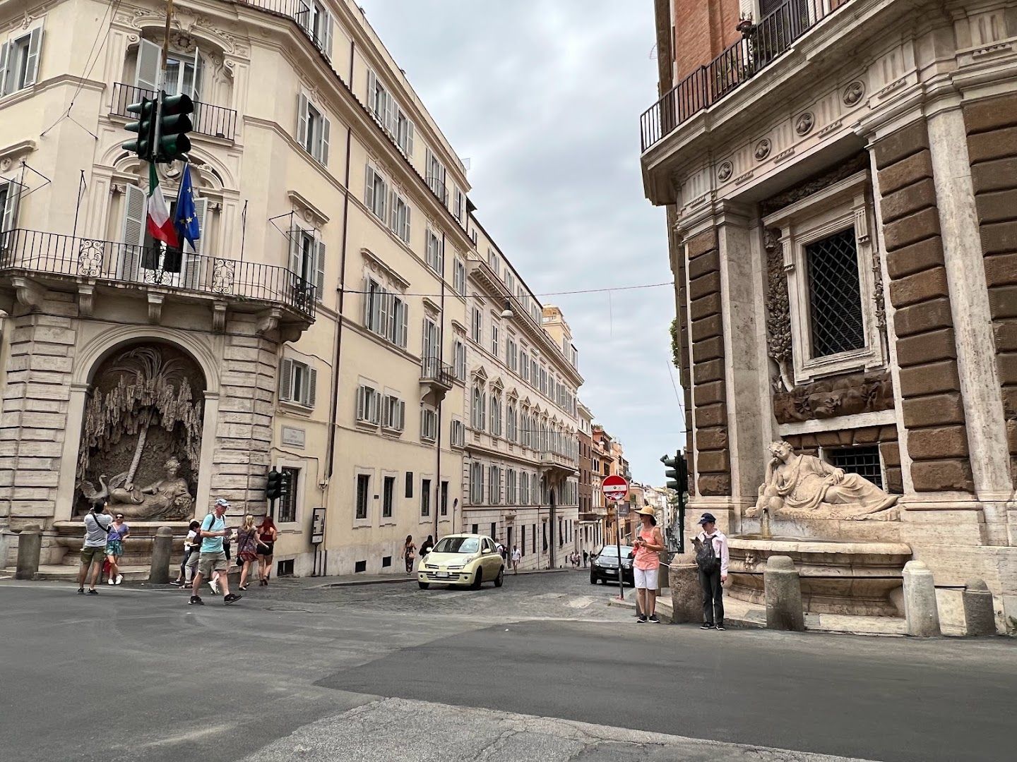 Explore Rome's Secrets: In-App Audio Tour of Hidden Gems