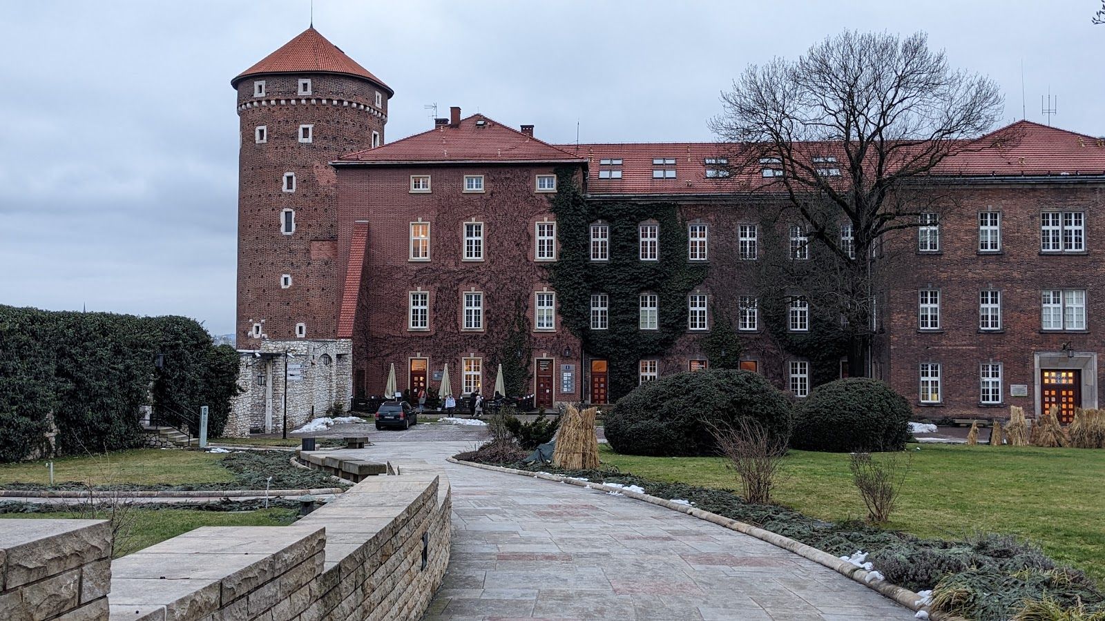 Discover Royal Secrets: Krakow's Wawel Hill In-App Audio Tour