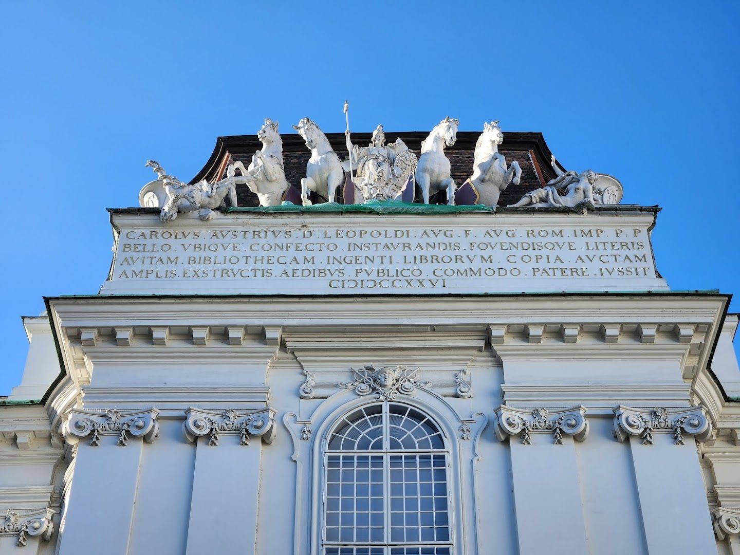 Discover Vienna's Heart: In-App Audio Tour of Royal Wonders