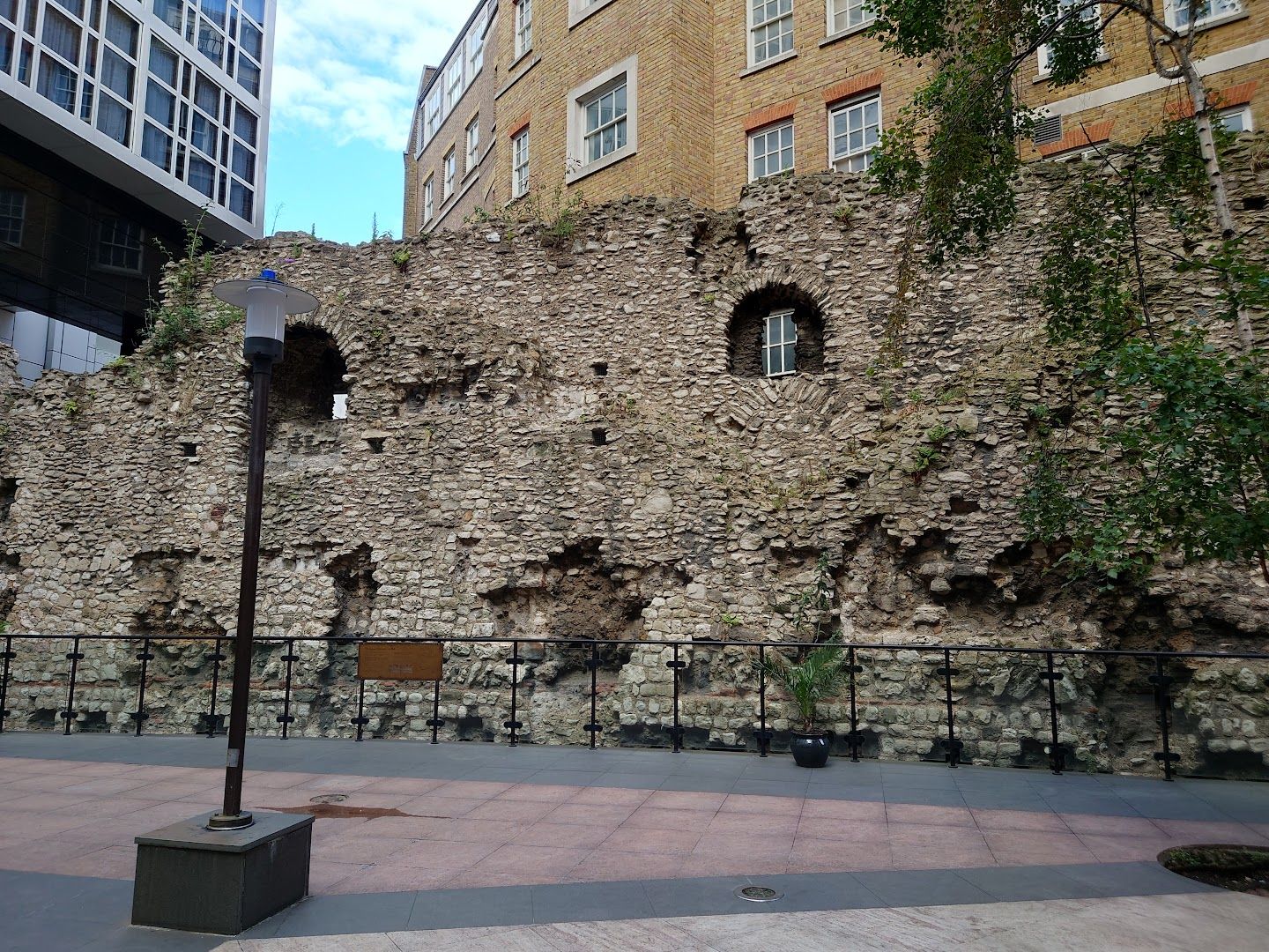 London: Echoes of History Audio Tour