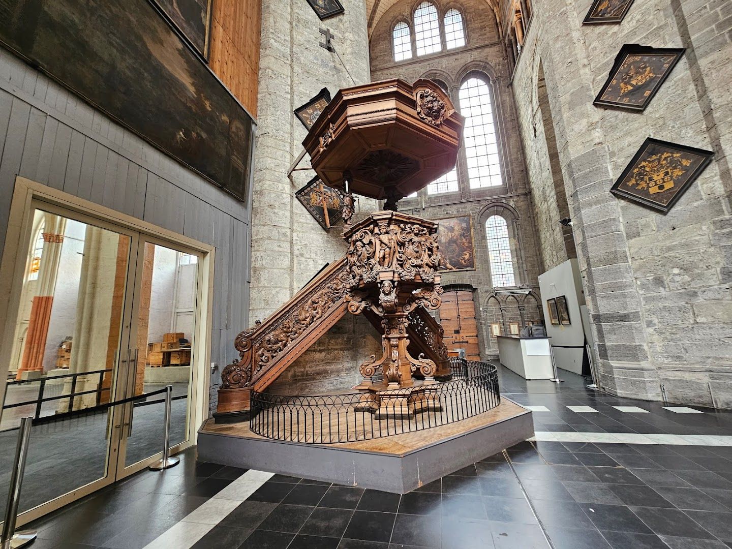 Ghent: A Historic Journey Through Time Walking Tour book in Gent for 10 ...